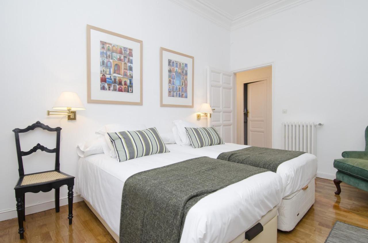 Apartamento Paseo Del Prado II En Мадрид Экстерьер фото