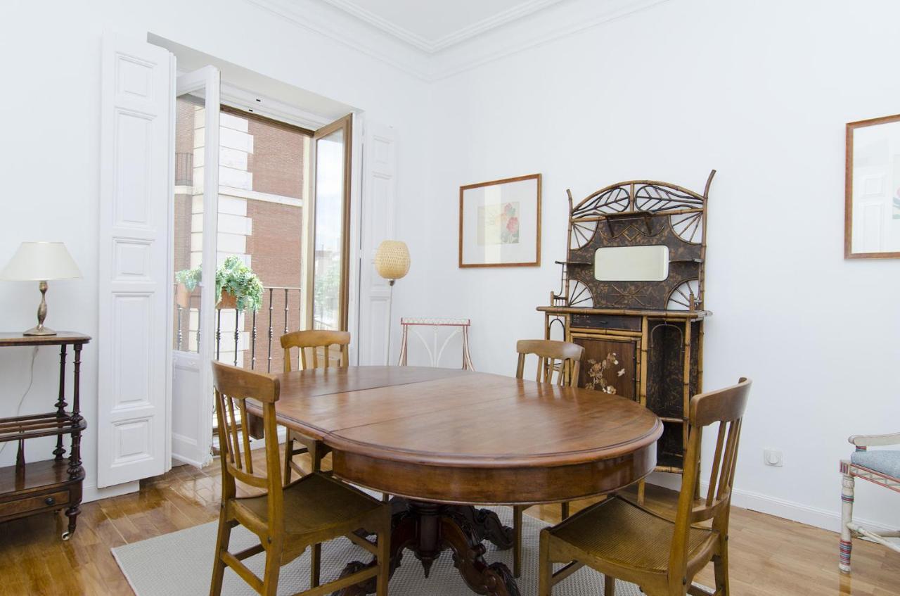 Apartamento Paseo Del Prado II En Мадрид Экстерьер фото