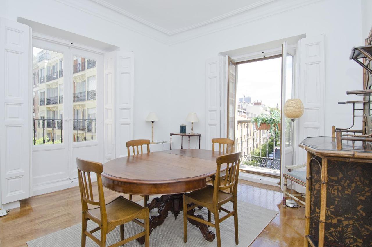 Apartamento Paseo Del Prado II En Мадрид Экстерьер фото