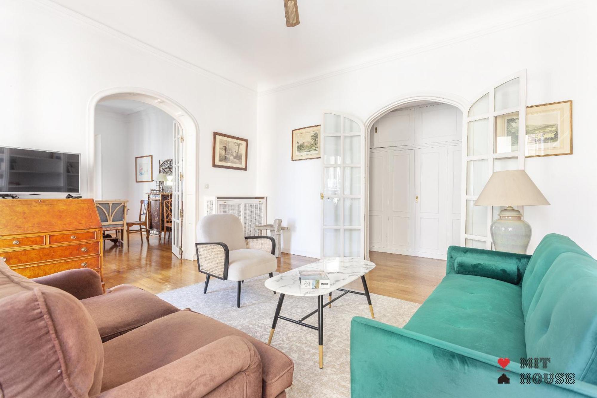 Apartamento Paseo Del Prado II En Мадрид Экстерьер фото